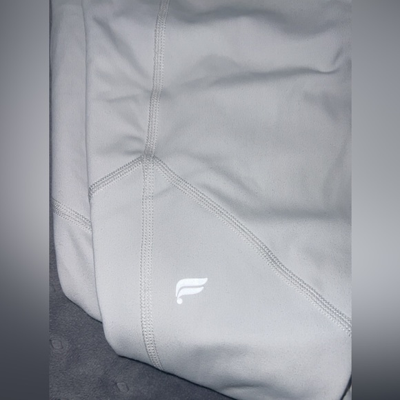 Fabletics Oasis Leggings - Picture 3 of 4